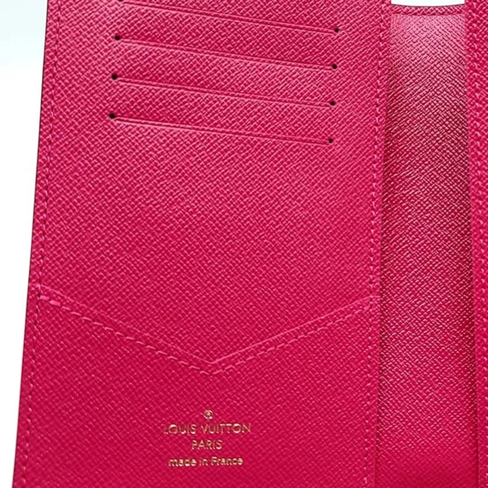 Louis Vuitton Black Monogram Passport Cover Christmas Animation 2021 - Picture 12 of 15